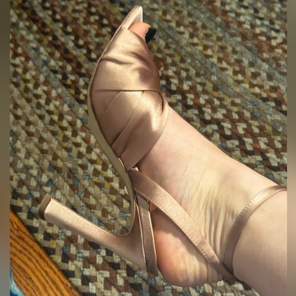 SAM EDELMAN Lavendar Metallic Stiletto Heel Sandals
(Soft Praline) - Picture 6 of 10